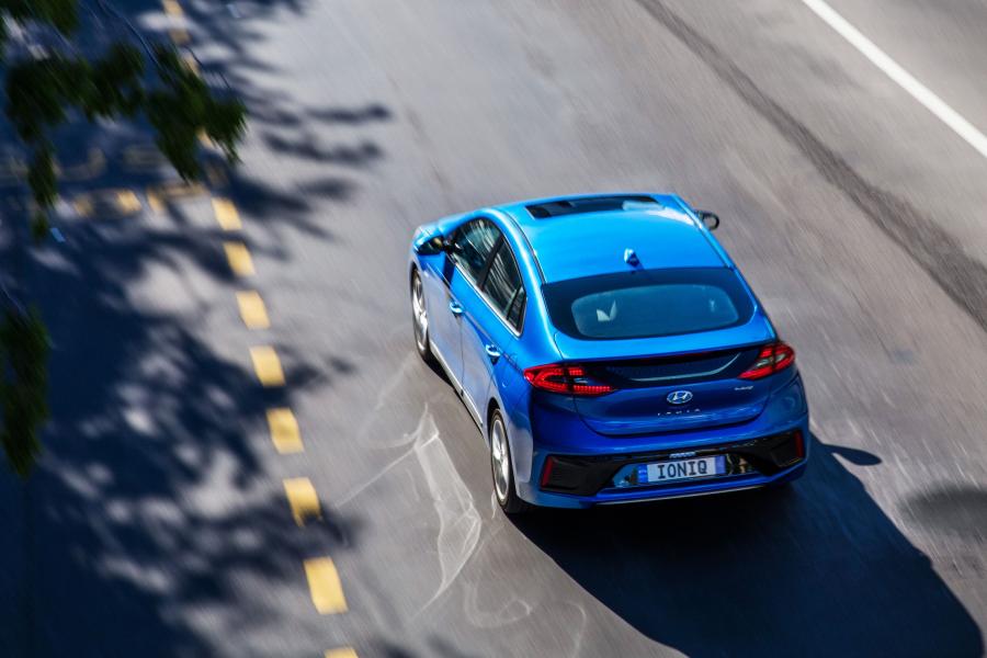  Hyundai IONIQ hybrid (AE) 2018 года  (AU) (фото 15 из 42)